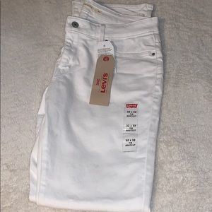 white levi’s jeans